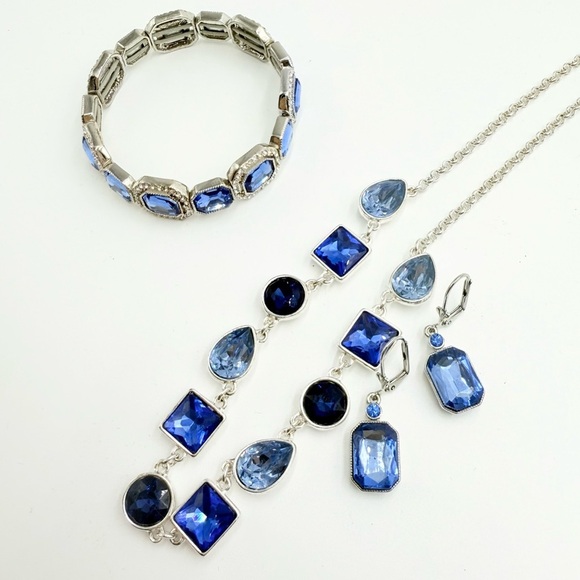Monet Blue Czech Glass Silver Tone Necklace Bracelet Earrings Set - Picture 10 of 11